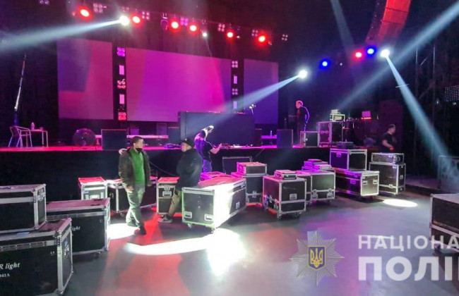 Во Львове полицейские запретили  проводить концерт группы «Бумбокс»