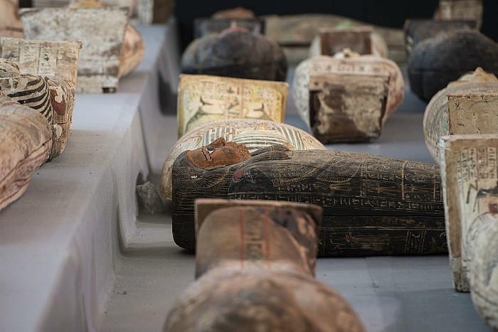 Возле Каира нашли более сотни 2500-летних саркофагов: в некоторых есть мумии, фото