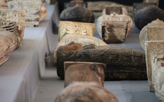 Возле Каира нашли более сотни 2500-летних саркофагов: в некоторых есть мумии, фото