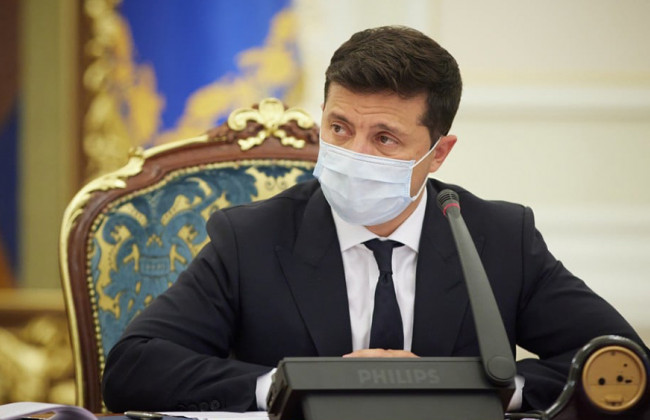 Зеленский может попросить Раду провести спецзаседание по кризису с Конституционным Судом, — Корниенко