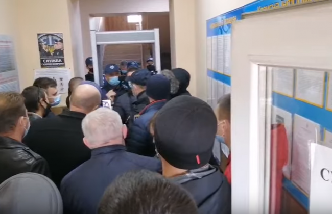 Судье приписали несуществующего родственника и устроили моральный террор