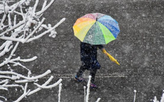 Первый снег в Киеве: водителям нужно срочно «переобуть» машины и быть внимательными на дороге