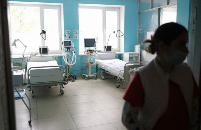 Больной COVID-19 отец отдал свой кислород сыну и умер: в больнице опровергают