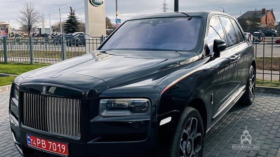 В Украине заметили эксклюзивный внедорожник Rolls-Royce