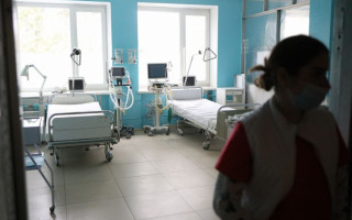 Больной COVID-19 отец отдал свой кислород сыну и умер: в больнице опровергают