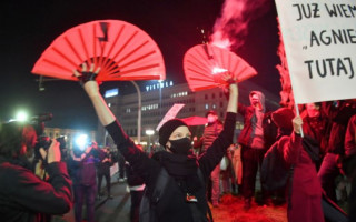 В Варшаве несколько тысяч человек протестовали против запретов на аборты: фото