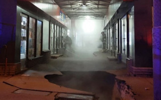 ЧП в Харькове: прямо посреди рынка образовался огромный провал, видео