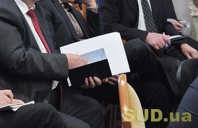 Адвокатам и нотариусам позволят занимать должности на государственной службе