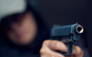 В Киеве мужчина устроил стрельбу возле кафе