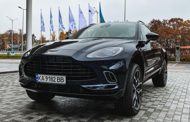 В Киеве увидели роскошный кроссовер за 7 миллионов