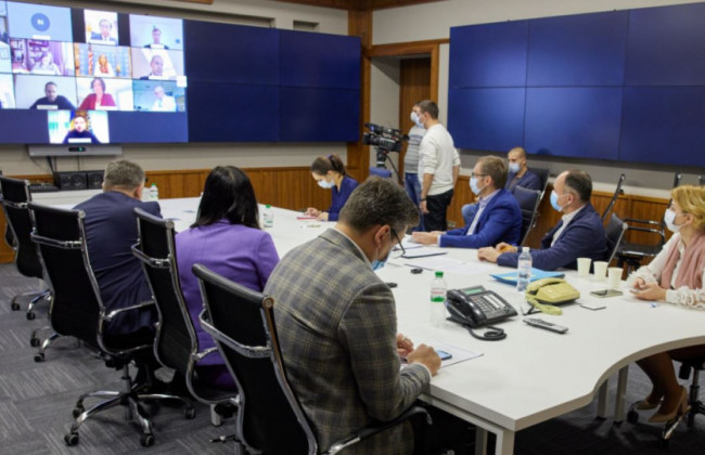 Посли країн G7 застерегли Україну від подальшого відкочування антикорупційних реформ