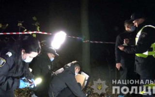 В Киеве мужчина из-за квартиры застрелил женщину