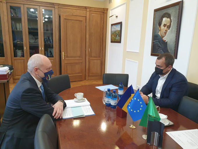 Посол ЕС лично встретился с главой бюджетного Комитета Верховной Рады: о чем говорили