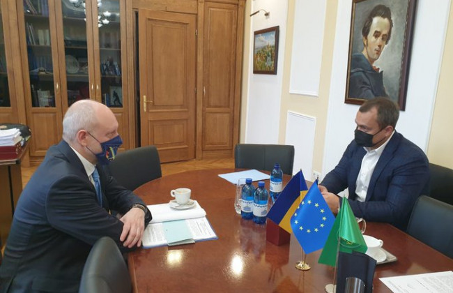 Посол ЕС лично встретился с главой бюджетного Комитета Верховной Рады: о чем говорили