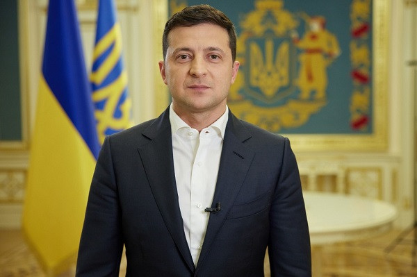 Зеленский поздравил украинцев с Днем достоинства и свободы