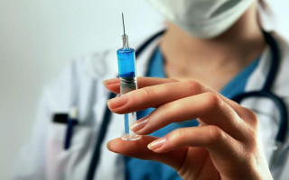 Стало известно, когда подпишут договор о поставке в Украину первой партии вакцины от COVID-19