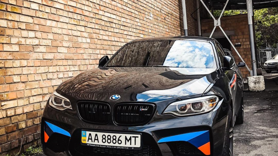 В Киеве заметили спорткар BMW почти за 1,5 млн