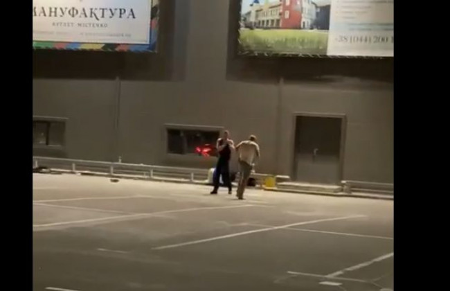 Карантин выходного дня: купить в магазине можно спиртное и «шоу-программу», видео