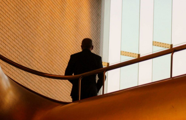 Особливості подання нотаріально засвідченої копії документа, що посвідчує кінцевого бенефіціарного власника