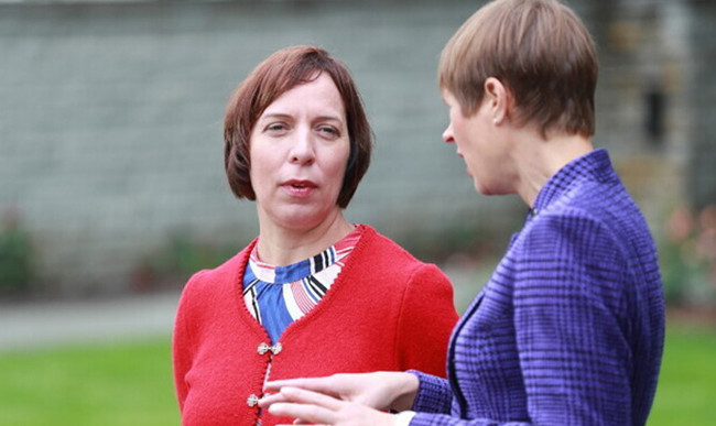 Возила дітей до школи на службовому авто: в Естонії звільнили міністра освіти