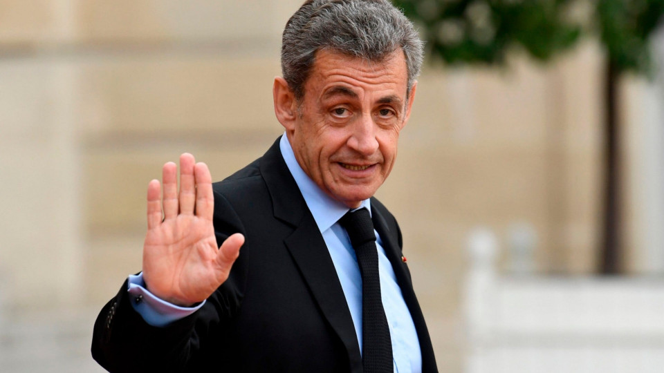 Суд над Николя Саркози приостановили сразу после открытия