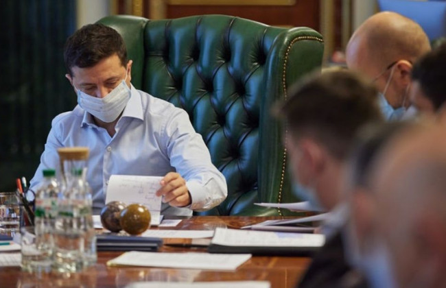 Зеленский готов «простить» украинцам долги, но повезет не всем