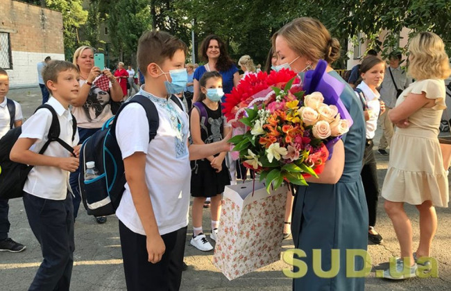 Підвищення окладів освітян не буде: постанова Кабміну