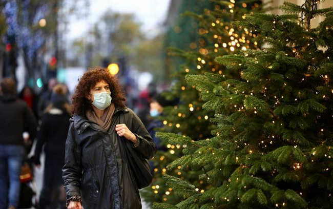 ВОЗ заговорила об опасности как смягчения карантина на Рождество, так и полного локдауна