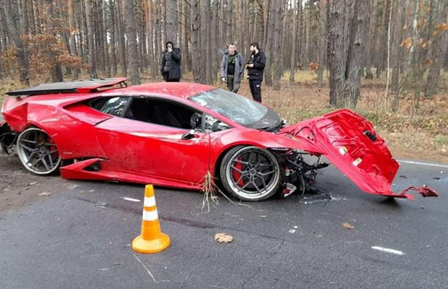 Под Киевом во время съемок фильма разбился элитный Lamborghini, фото