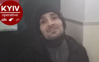 Орудовал в супермаркете: в Киеве поймали «шоколадного» вора, фото