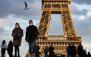 Во Франции ослабят карантин, однако рестораны в 2020 году уже не откроются
