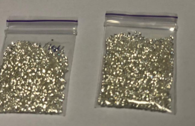 Прятали в трусах: киевляне пыталась вывезти из Турции бриллианты на 15 млн грн, фото