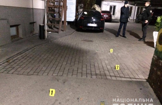 В Днепре посетители кафе устроили перестрелку с охраной: четверо пострадавших, фото