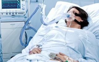 На Львівщині двоє хворих на ШВЛ померли через відключення світла