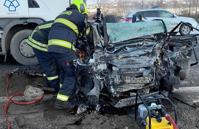 На Закарпатье в страшном ДТП погибли пять человек, из них – двое детей: все детали, фото