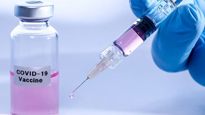 Вакцинироваться платной вакциной от Covid готовы только 35% украинцев: результаты соцопроса