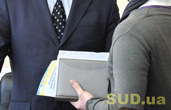 Рада планує зняти вікові обмеження для чиновників