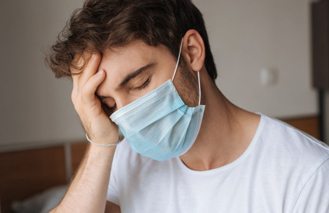 Слабость и апатия: врач заявил, что коронавирус может вызывать затяжную депрессию