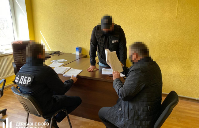 Судитимуть експосадовців Вінницької поліції, які «заробляли» на ремонтах службових авто