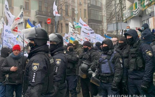ФОПовцы блокируют движение транспорта и ограничивают доступ нардепов к ВРУ: полиция предупредила организаторов, фото