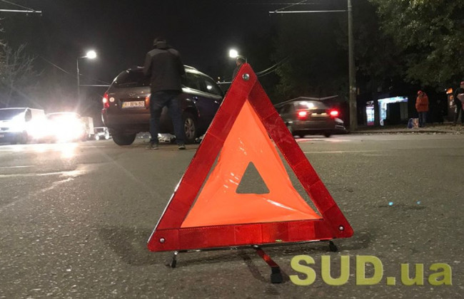 Неудачно перестроился: в Киеве произошло масштабное ДТП