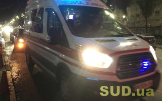 В Киеве мертвый мужчина несколько часов пролежал на лавочке в пакете: полиция говорит — не охранять же