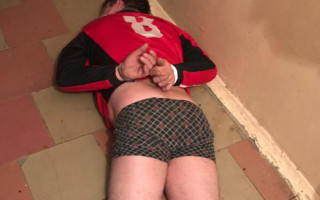 В Киеве мужчина избивал женщину и ребенка