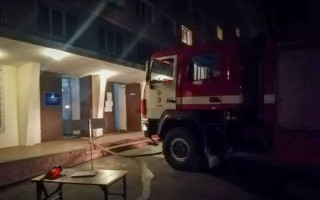 В Києві спалахнула пожежа у гуртожитку медичного університету