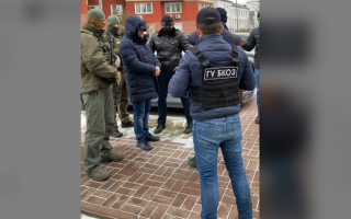 Хабар очільнику Держгеокадастру: викрито керівника теруправління відомства та його посередника