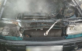 У Запоріжжі горів легковий автомобіль