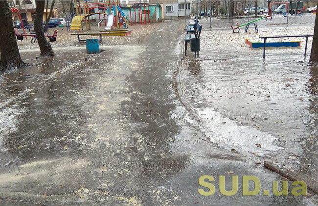 Гололед в Киеве: врачи рассказали, как ходить по городу, чтобы не сломать руки и ноги