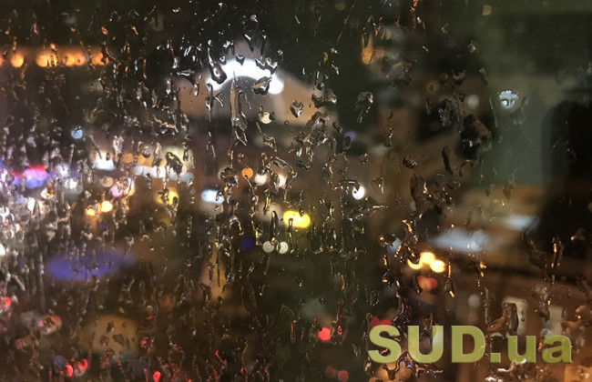 Каток вместо дороги: на Киев обрушился ледяной дождь, видео