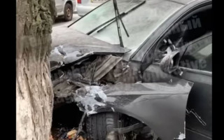 Audi на летней резине устроила масштабное ДТП в Киеве, фото