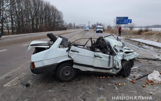 Смертельное ДТП под Киевом: погиб мужчина и несовершеннолетний парень, фото